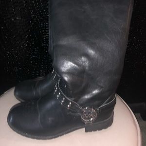 MK boots size 5 in girls/ 7 in women
